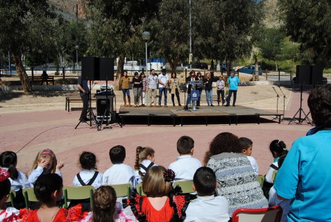 Inaugurados los VI Murales de San Isidro, que llenarán de color y poesía el barrio oriolano para reivindicar la obra y la figura del poeta Miguel Hernández