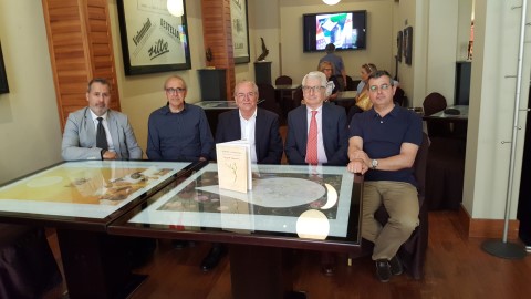 Presentado el libro '...Dejadme la esperanza. Valores humanos en los poemas de Miguel Hernández', que pretende difundir los valores éticos del poeta oriolano