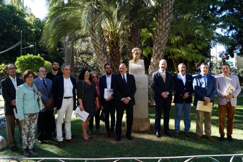 El escritor Gabriel Miró recibe un homenaje en Orihuela tras la restauración de su busto, al igual que se le hizo en 1932