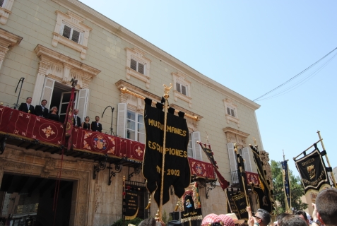 El Ayuntamiento de Orihuela y la Junta Central de la Asociación de Moros y Cristianos suspenden la celebración de las Fiestas de la Reconquista y de Moros y Cristianos por la crisis sanitaria del coronavirus