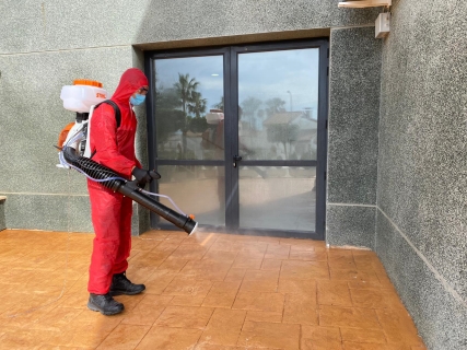 El Ayuntamiento de Orihuela intensifica los trabajos de desinfección de espacios públicos durante el estado de alarma por la crisis sanitaria del coronavirus
