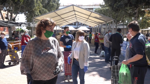 El Ayuntamiento de Bigastro reabre el mercado semanal de los jueves de forma exitosa, tras el periodo de cierre por la crisis sanitaria del coronavirus
