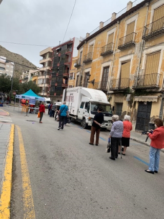 Los mercados de Orihuela comienzan a funcionar hoy, viernes 15 de mayo, con el del paseo Calvo Sotelo cumpliendo con las medidas de seguridad y de higiene en este estado de alarma declarado por la crisis sanitaria del coronavirus