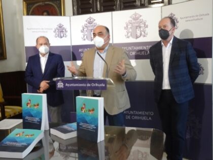 Más de 90 ponencias y comunicaciones de la primera edición del Congreso Nacional de Inundaciones se recogen en un libro presentado en la ciudad oriolana