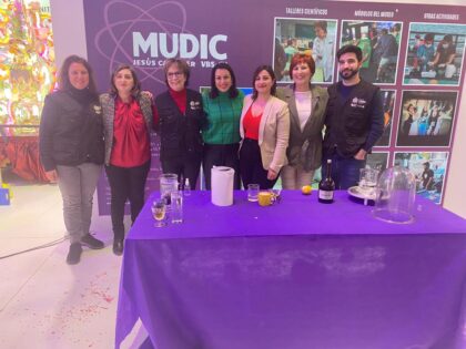 La Concejalía de Turismo de Orihuela impulsa el Museo de Ciencias MUDIC 'Jesús Carnicer' con su taller científico 'No es magia, es ciencia' al incluirlo en la oferta turística de la ciudad