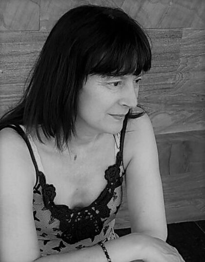 Ada Soriano, escritora: "'Línea continua' es un poema único pero en estrofas que habla de pasajes de mi vida"